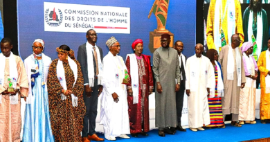 Le premier prix national des Droits de l’homme décerné à la CONAFE Le premier prix national des Droits de l’homme décerné à la CONAFE