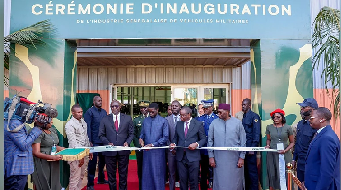 Le président de la République a inauguré une usine d’assemblage de véhicules militaires, à Diamniadio Le président de la République a inauguré une usine d’assemblage de véhicules militaires, à Diamniadio