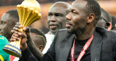 Sénégal : le bel hommage de Moussa Niakhaté à Pape Thiaw Sénégal : le bel hommage de Moussa Niakhaté à Pape Thiaw