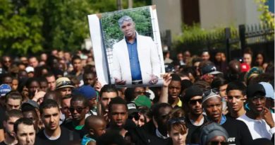 Mort d’Adama Traoré: le non-lieu est définitif, la famille se tourne vers la justice européenne