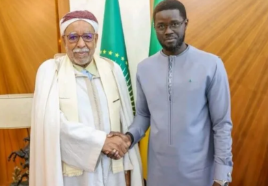 Bassirou Diomaye Faye reçoit le Khalife général mondial de la Tidjaniya de Aïn Madhi