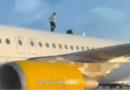 Scène surréaliste à l’aéroport de Valence: un homme grimpe sur le toit d’un Airbus A320
