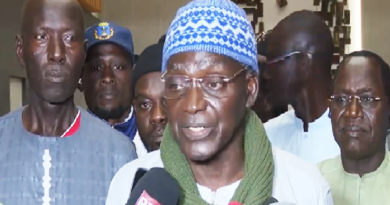 Les syndicats des transports routiers suspendent leur grève Les syndicats des transports routiers suspendent leur grève