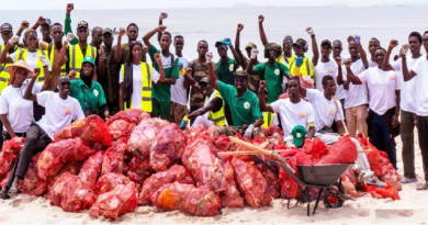 Thiaroye sur mer: plus de 300 sacs de déchets plastiques collectés lors d’une randonnée Thiaroye sur mer: plus de 300 sacs de déchets plastiques collectés lors d’une randonnée